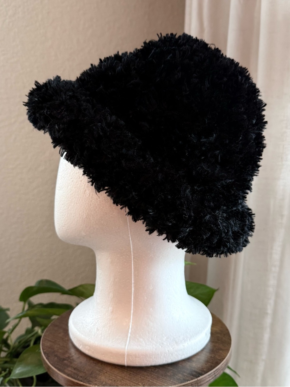 Vtg Limited Too Black Fuzzy Faux Fur Bucket Hat Beanie Hat